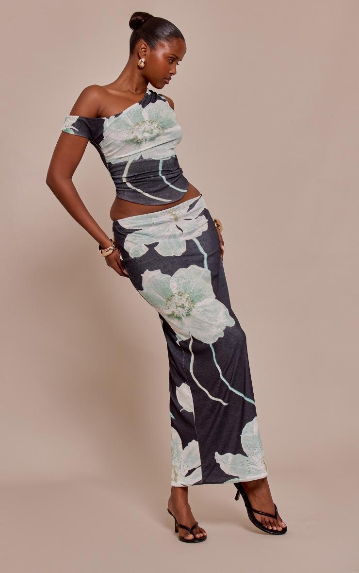 Pretty Little Thing Black Floral Print Onion Sleeveless Asymmetric Hem Top