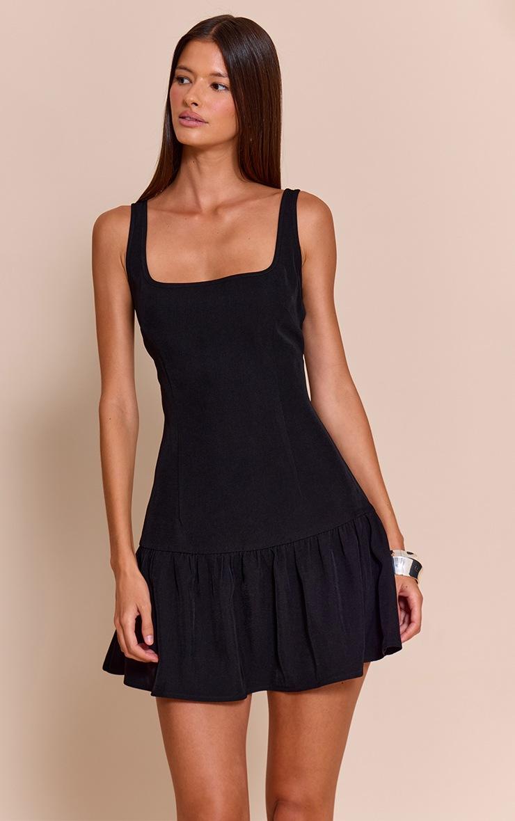 Pretty Little Thing Black Sleeveless Straight Neck Shift Dress