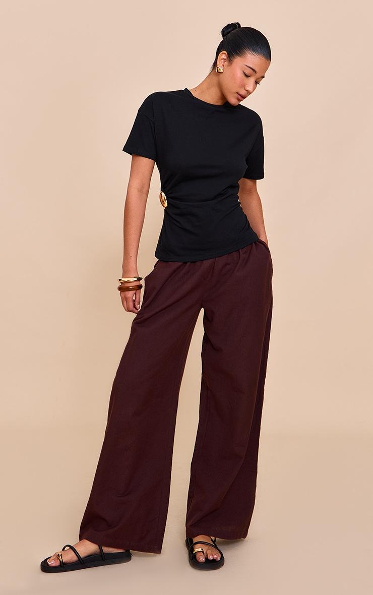 Pretty Little Thing Black Trim Detail Asymmetric Hem T Shirt