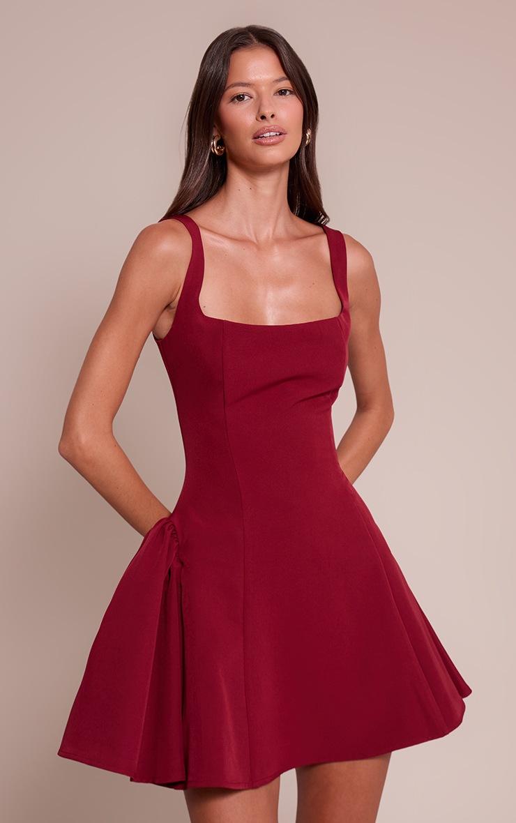Pretty Little Thing Burgundy Woven Square Neck Shift Dress