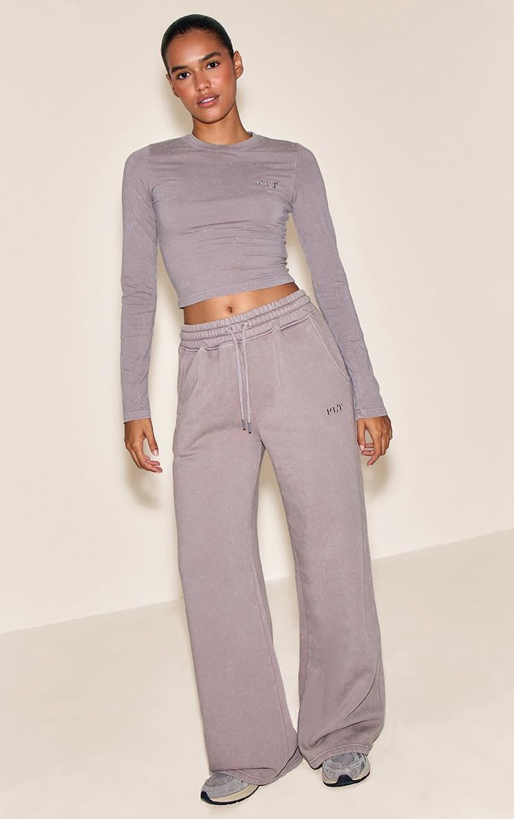 Pretty Little Thing Charcoal Washed Long Sleeve T-shirt