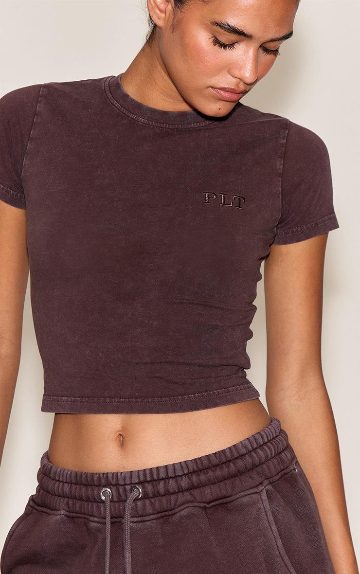 Pretty Little Thing Chocolate Washed Fitted T-shirt