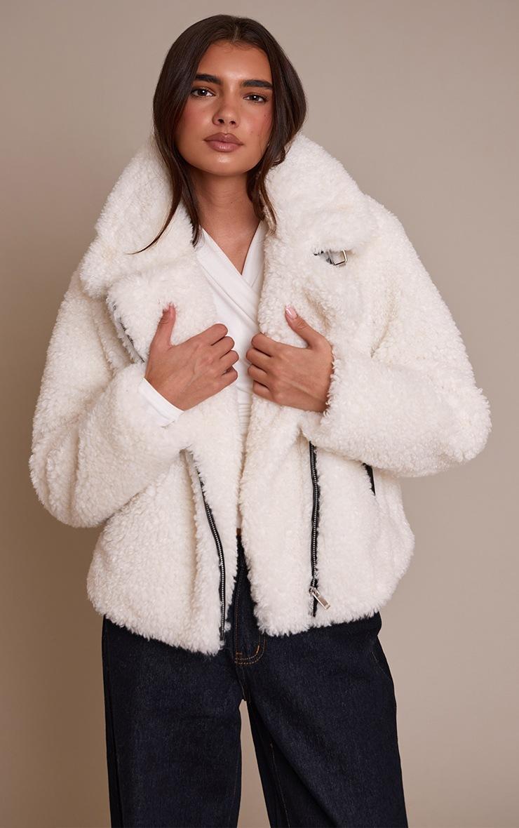 Pretty Little Thing Cream Contrast Detail Borg Aviator