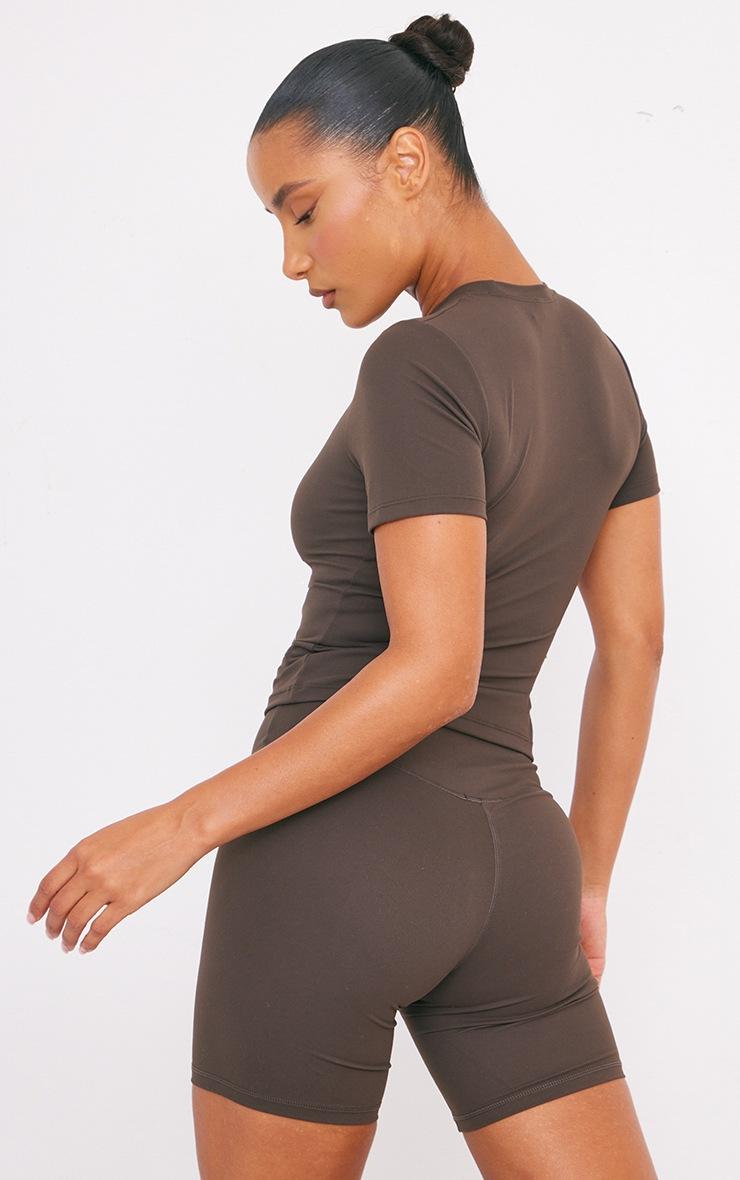 Pretty Little Thing Espresso Ultimate Sculpt Longline Short Sleeve Gym Top