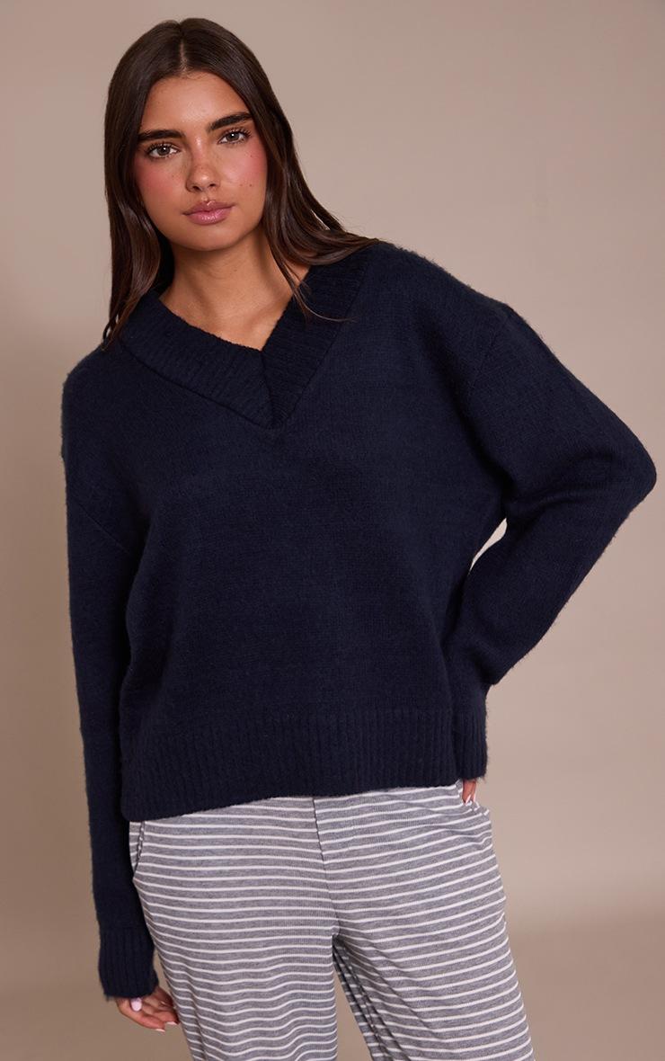 Pretty Little Thing Navy Brushed Laguna Knit V Neck Sweater