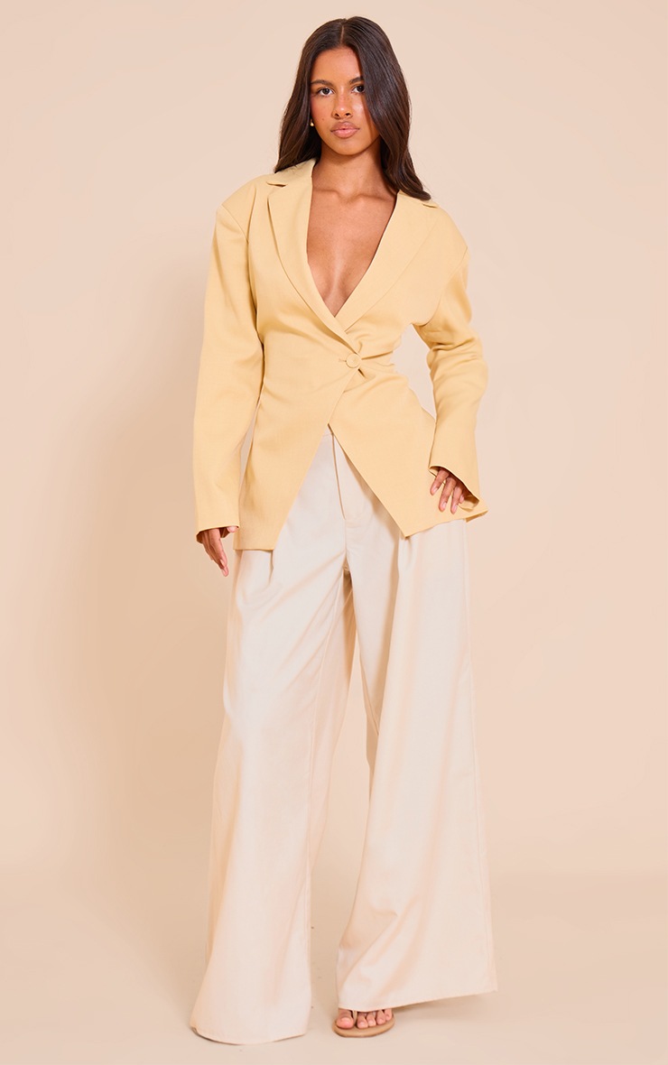 Pretty Little Thing Petite Butter Cream Cross Front Boxy Tailored Blazer