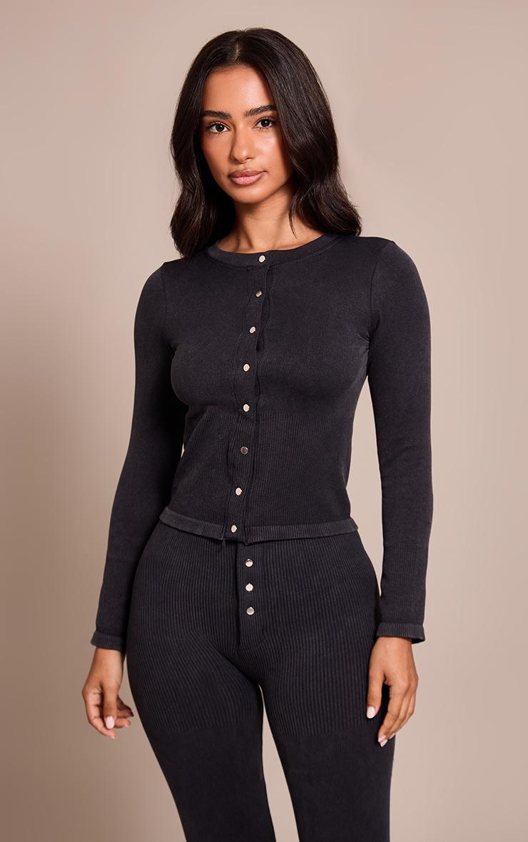 Pretty Little Thing Petite Charcoal Faded Snatched Rib Long Sleeve Button Up Top