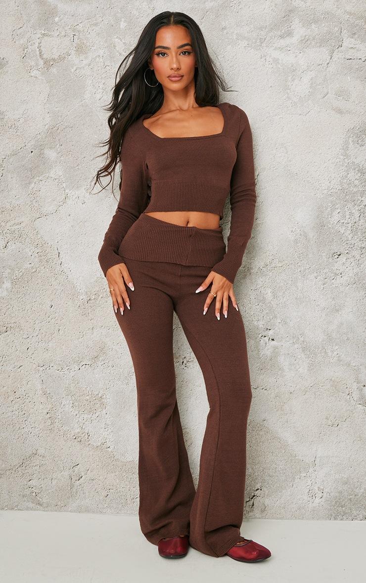 Pretty Little Thing Petite Chocolate Knitted Long Sleeve Scoop Neck Crop Top