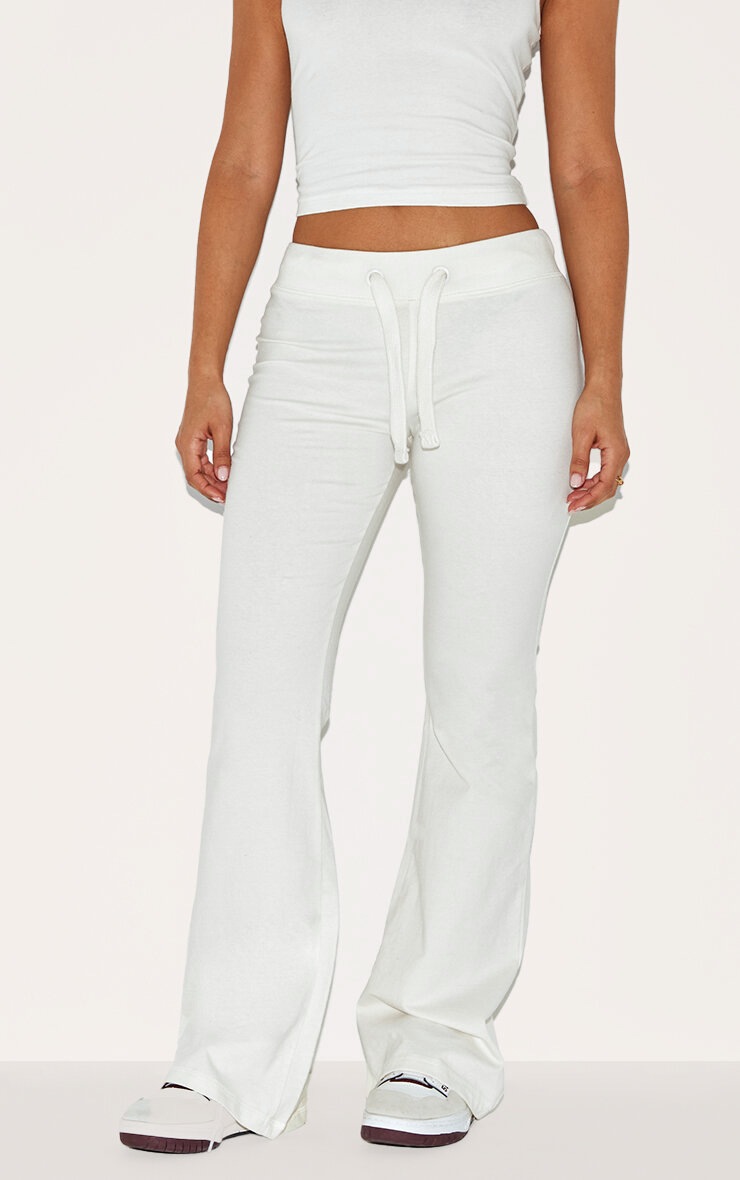 Pretty Little Thing Petite Cream Low Rise Skinny Flare Pants