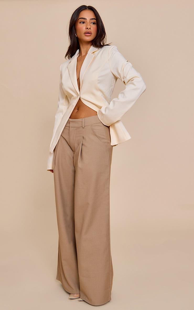 Pretty Little Thing Petite Cream Open Cinched Waist Blazer