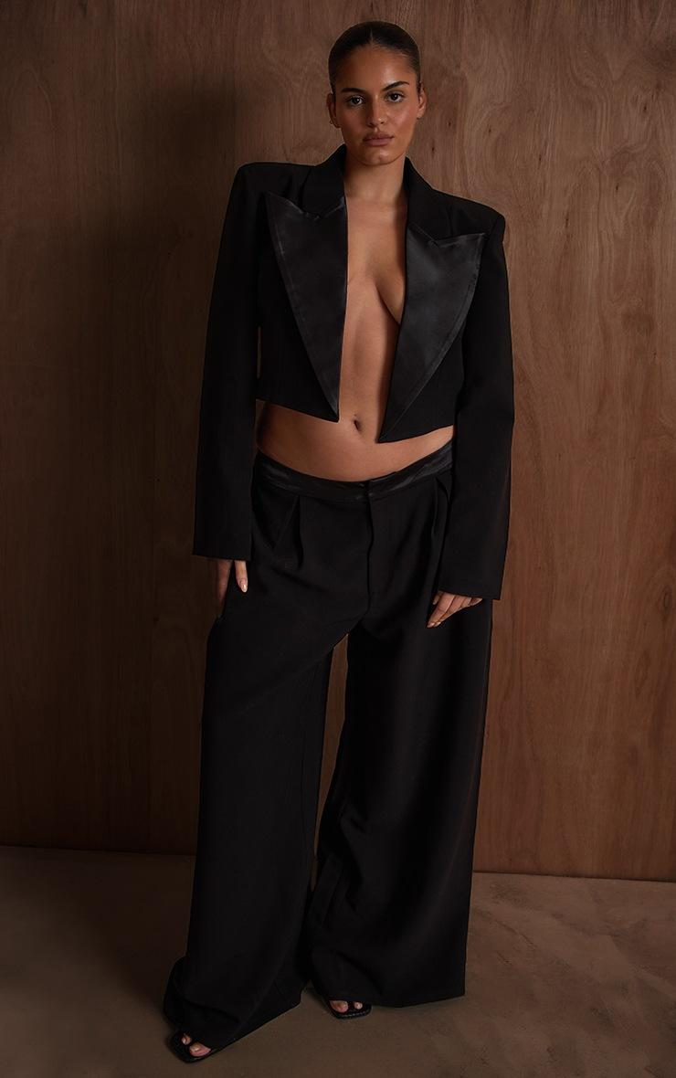 Pretty Little Thing PLT Label Plus Black Satin Lapel Cropped Blazer