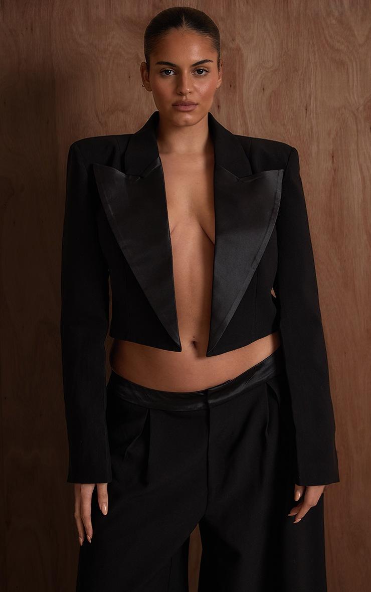 Pretty Little Thing PLT Label Plus Black Satin Lapel Cropped Blazer