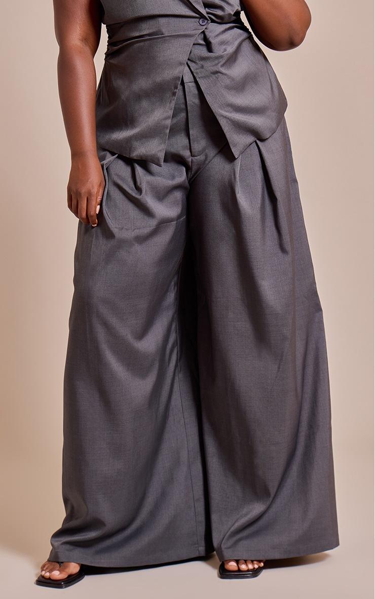 Pretty Little Thing Plus Navy Pleated High Rise Wide Leg Pants