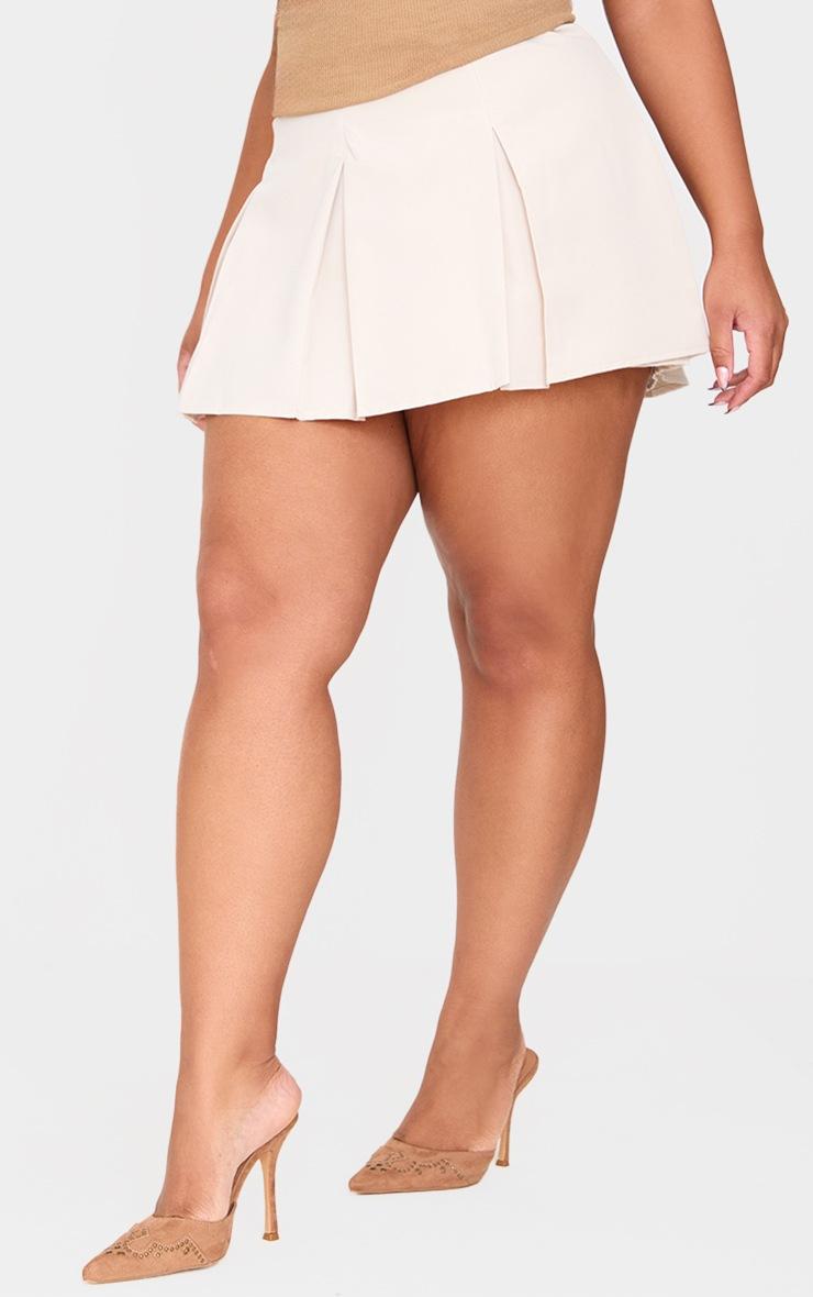 Pretty Little Thing Plus Stone Mid Waist Tailored Woven Box Pleat Skater Skort