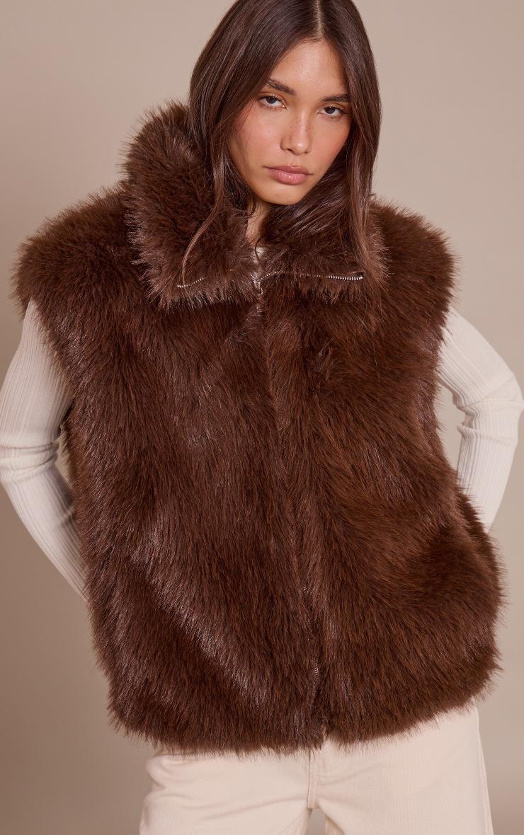 Pretty Little Thing Chocolate Faux Fur Vest