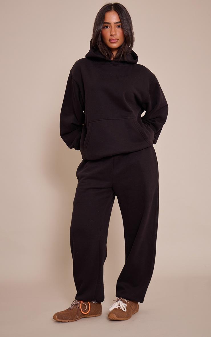 Pretty Little Thing Petite Black Cuffed Sweatpant