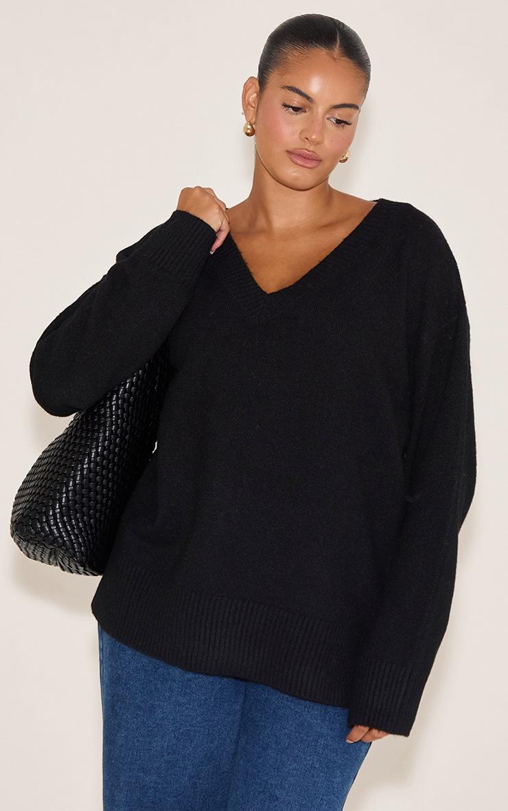 Pretty Little Thing Plus Black Knit V-neck Sweater
