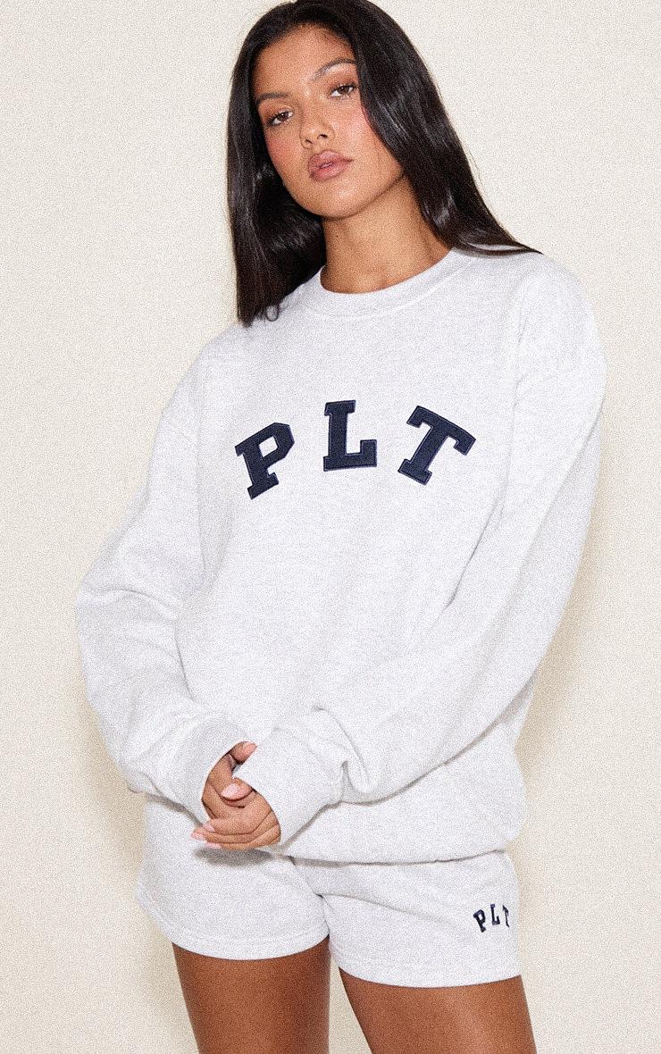 Pretty Little Thing PRETTYLITTLETHING Ash Grey Logo Oversize Sweatshirt