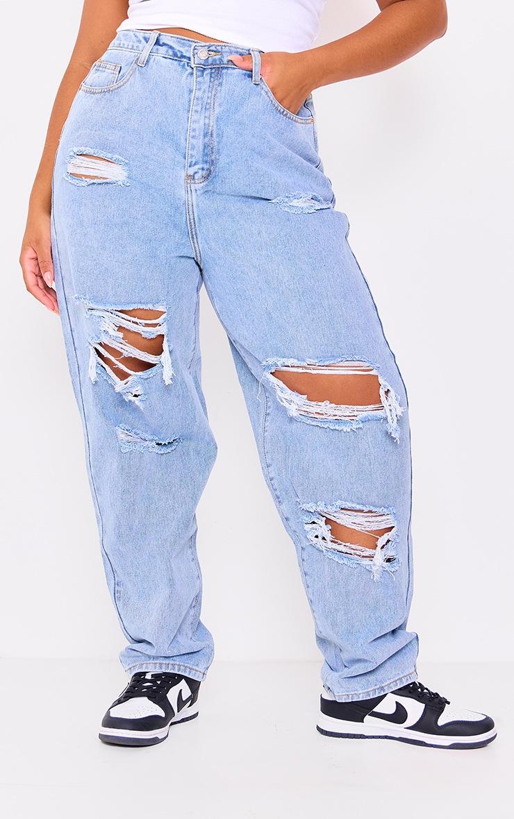 Pretty Little Thing PRETTYLITTLETHING Plus Light Wash Ripped Mom Jeans