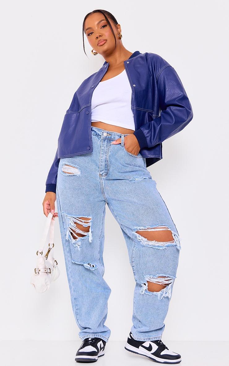 Pretty Little Thing PRETTYLITTLETHING Plus Light Wash Ripped Mom Jeans