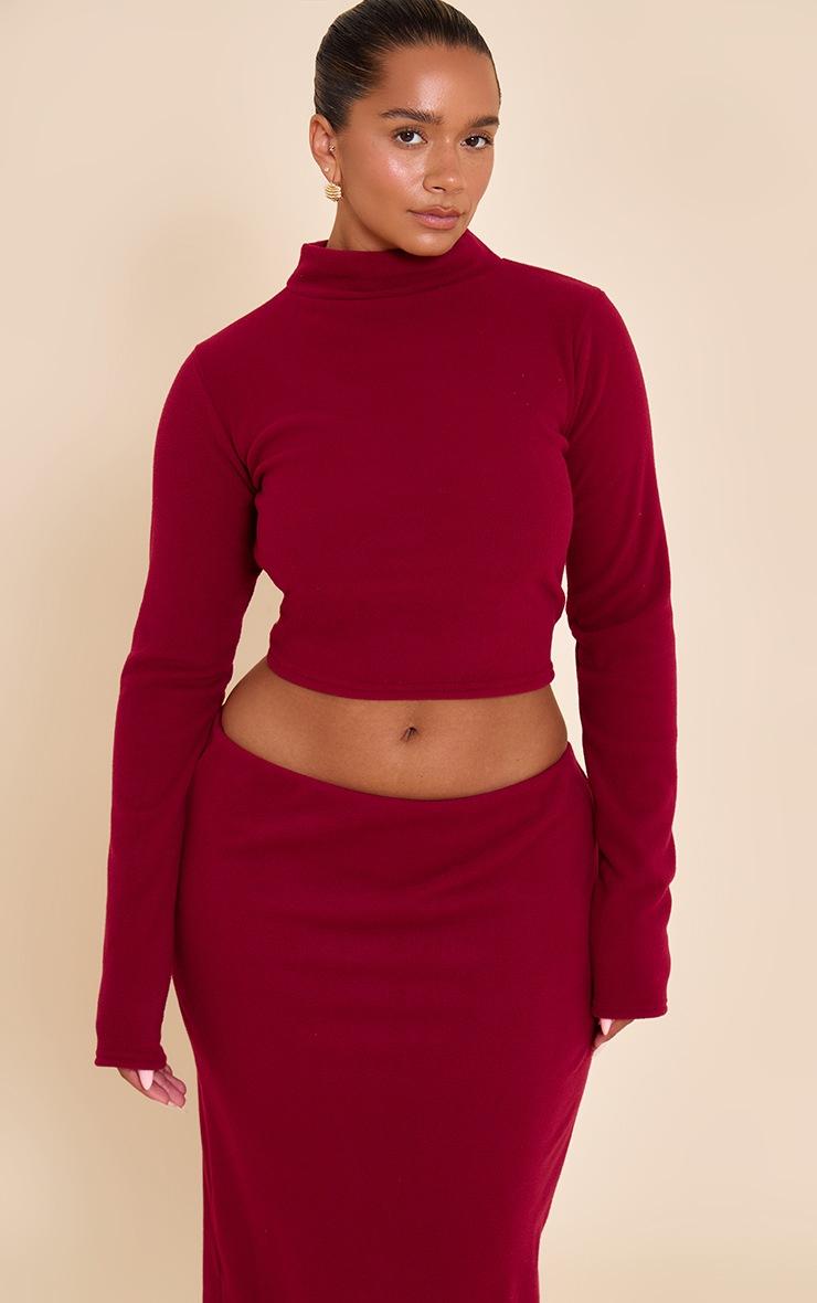 Pretty Little Thing Shape Burgundy Micro Rib Long Sleeve Polo Top