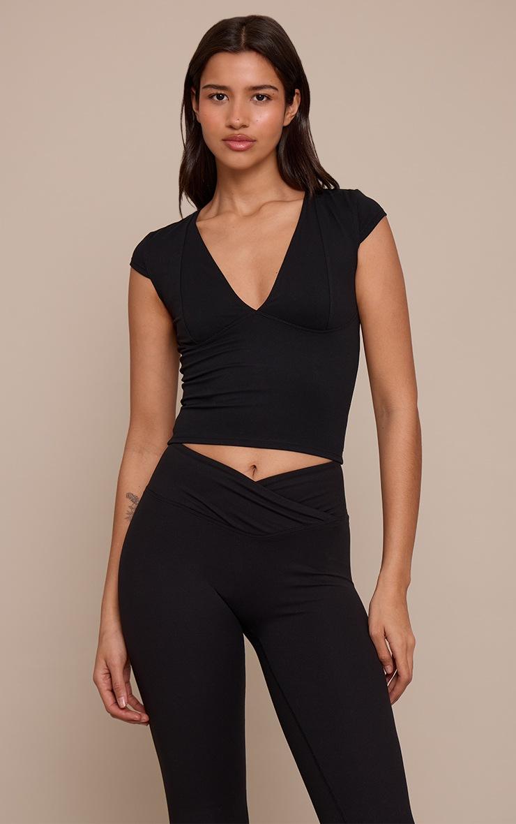 Pretty Little Thing Tall Black Snatched Sculpt V Neck Crop Top