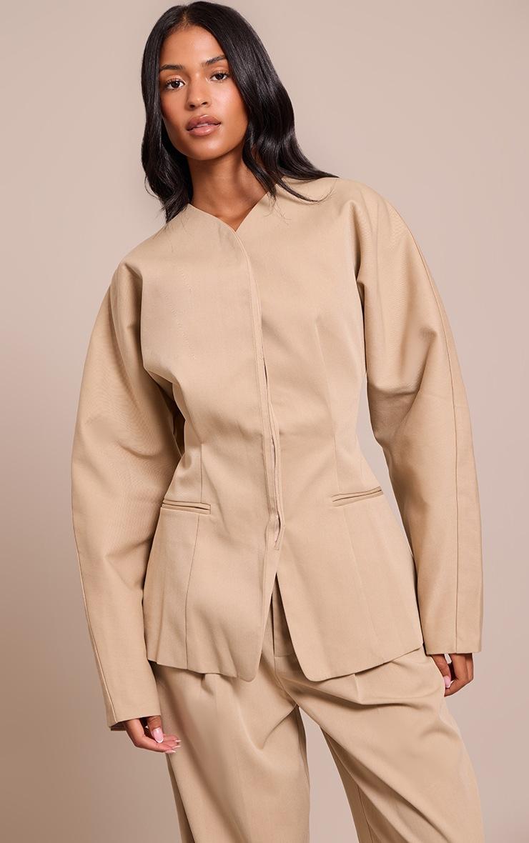 Pretty Little Thing Tall Sand Premium Woven Tailored Collarless Blazer