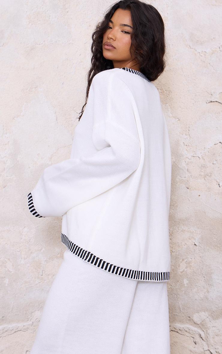 Pretty Little Thing White Contrast Stitch Detail Knit Oversized Sweater