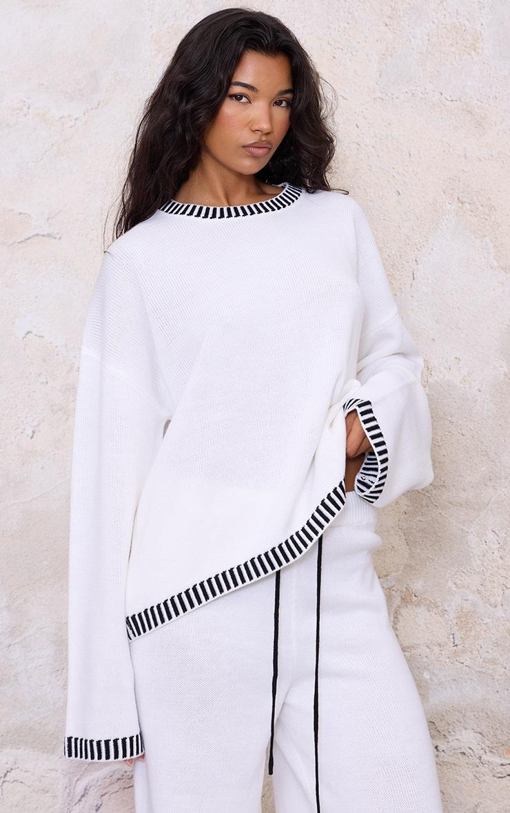Pretty Little Thing White Contrast Stitch Detail Knit Oversized Sweater